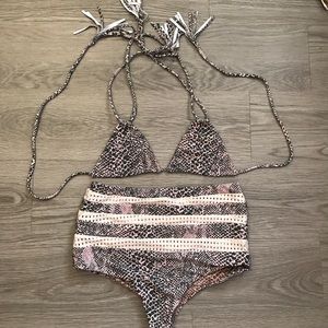 Acacia Cannons Top and Madrid Bottoms